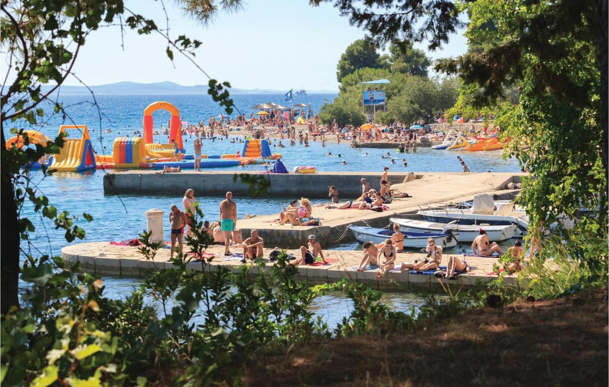 2 Bedroom Beautiful In Apartment Zadar